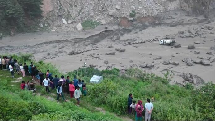 fortes-chuvas-matam-22-pessoas-no-nepal