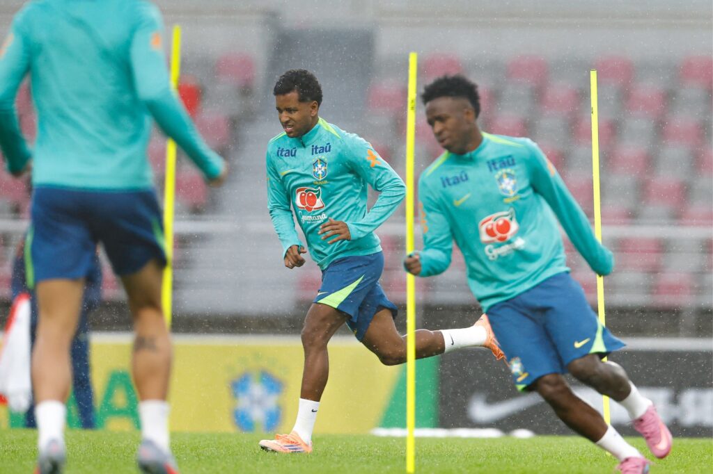 video:-selecao-realiza-primeiro-treino-antes-de-amistosos-na-asia