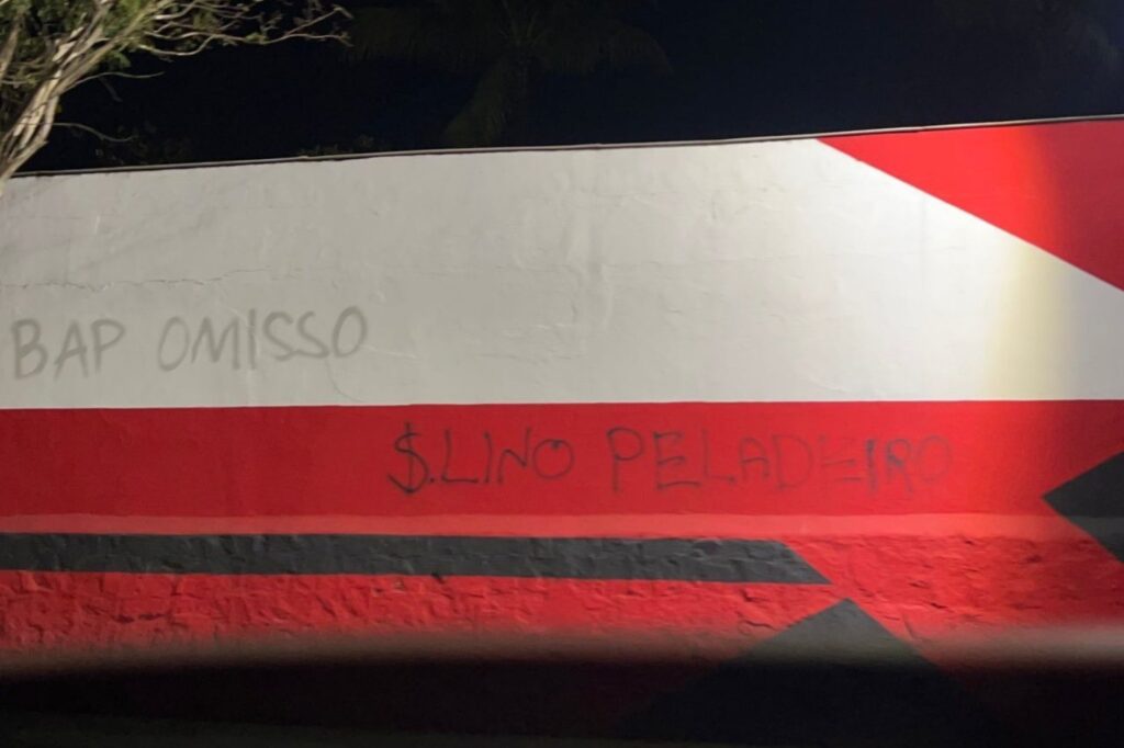 muros-da-gavea-sao-pichados-apos-derrota-do-flamengo;-veja-foto
