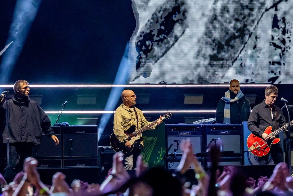 integrante-do-oasis-revela-diagnostico-de-cancer-de-prostata