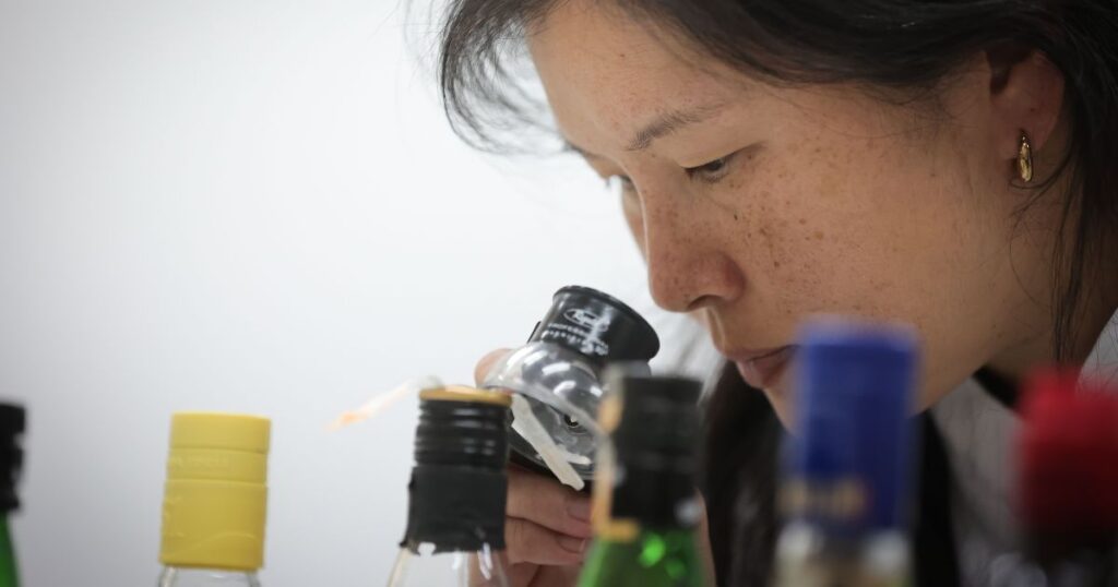 pericia-confirma-metanol-em-bebidas-de-duas-distribuidoras-em-sp