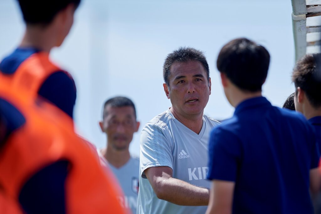 ex-tecnico-do-japao-e-condenado-por-posse-de-pornografia-infantil