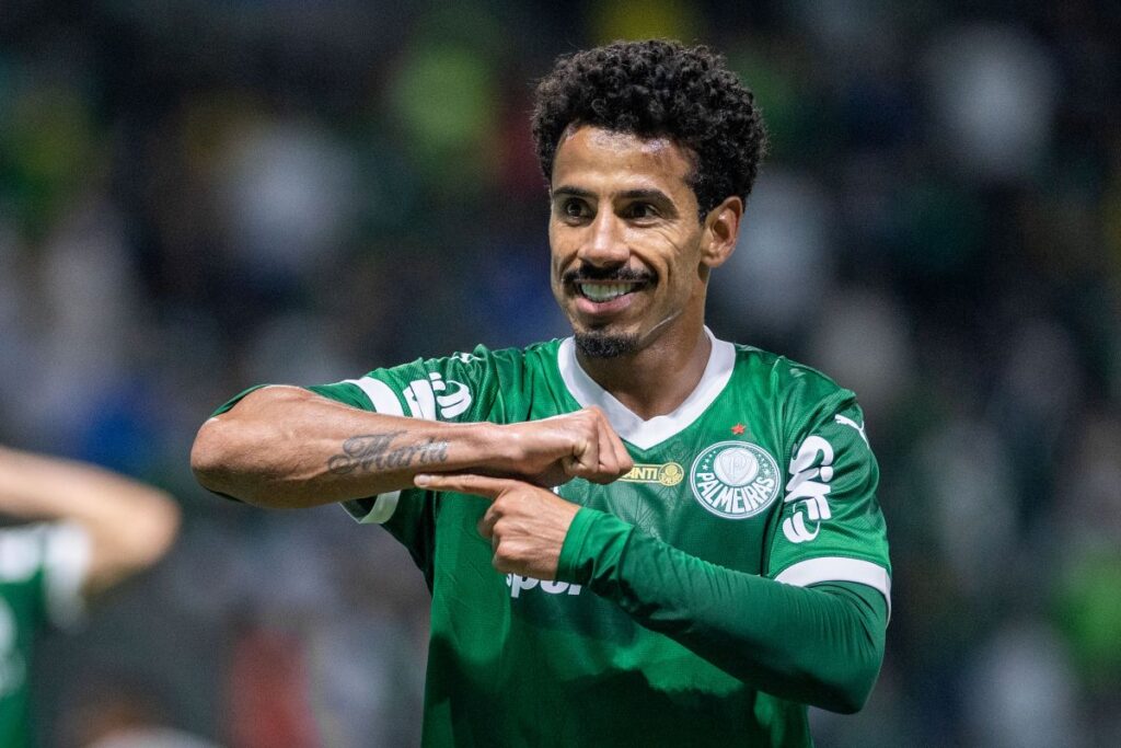 lucas-evangelista-sobre-ser-capitao-no-palmeiras:-“me-senti-honrado”