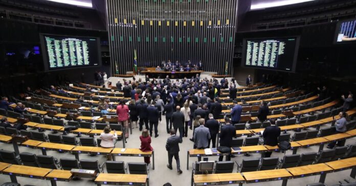 governo-e-oposicao-entram-em-guerra-de-narrativas-por-queda-de-mp