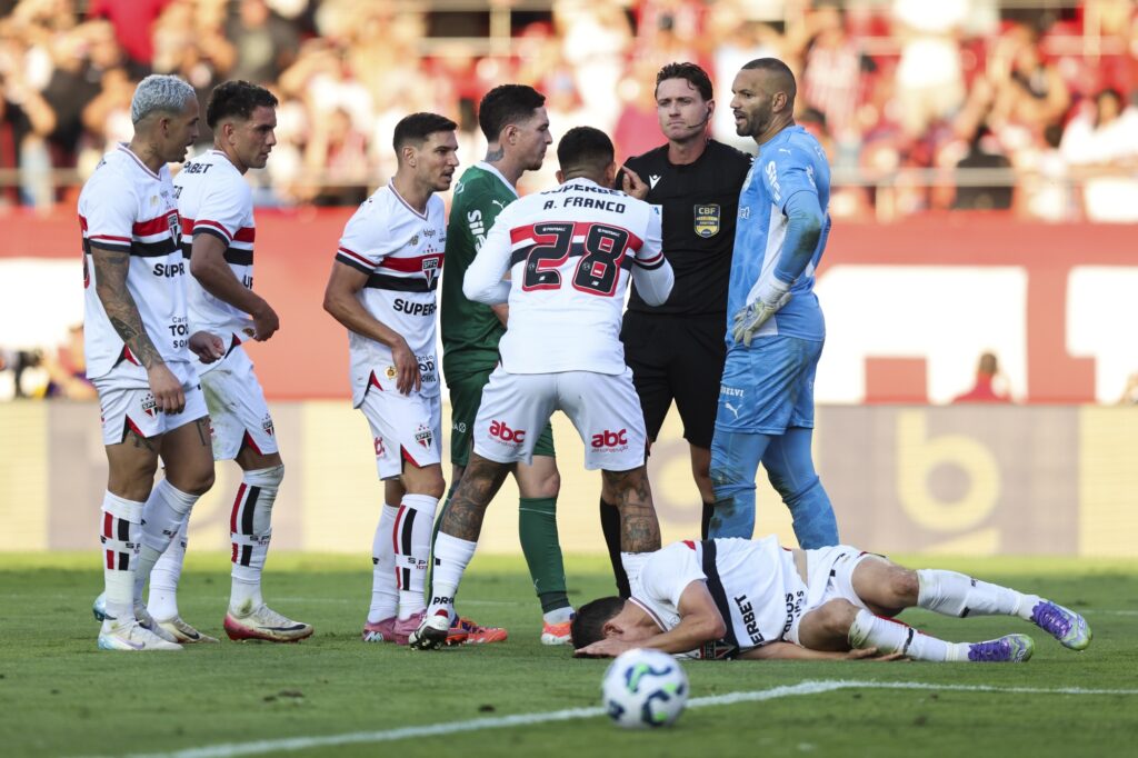 cbf-divulga-audio-do-var-de-lance-polemico-em-sao-paulo-x-palmeiras