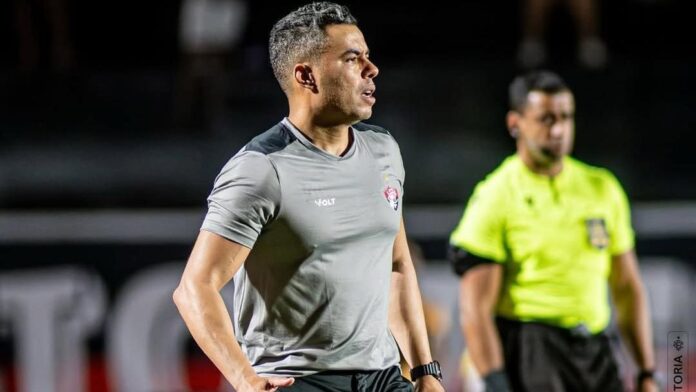 vitoria:-jair-ventura-tenta-quebrar-tabu-de-10-anos-em-classico-ba-vi