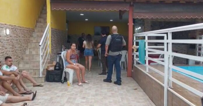 rj:-sete-suspeitos-de-integrar-milicia-sao-presos-durante-churrasco