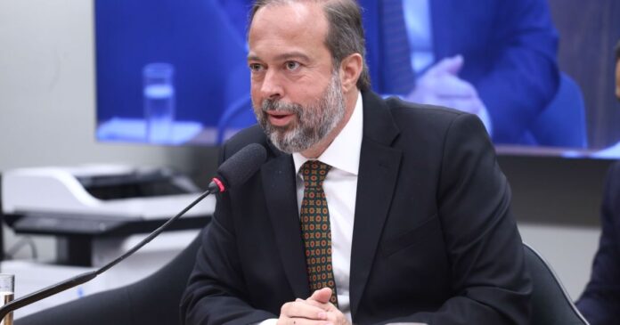 vamos-defender-cortar-gastos-de-itaipu-para-baratear-energia,-diz-silveira