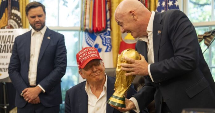 apos-trump-ameacar,-fifa-diz-que-decisao-sobre-cidades-da-copa-e-do-governo