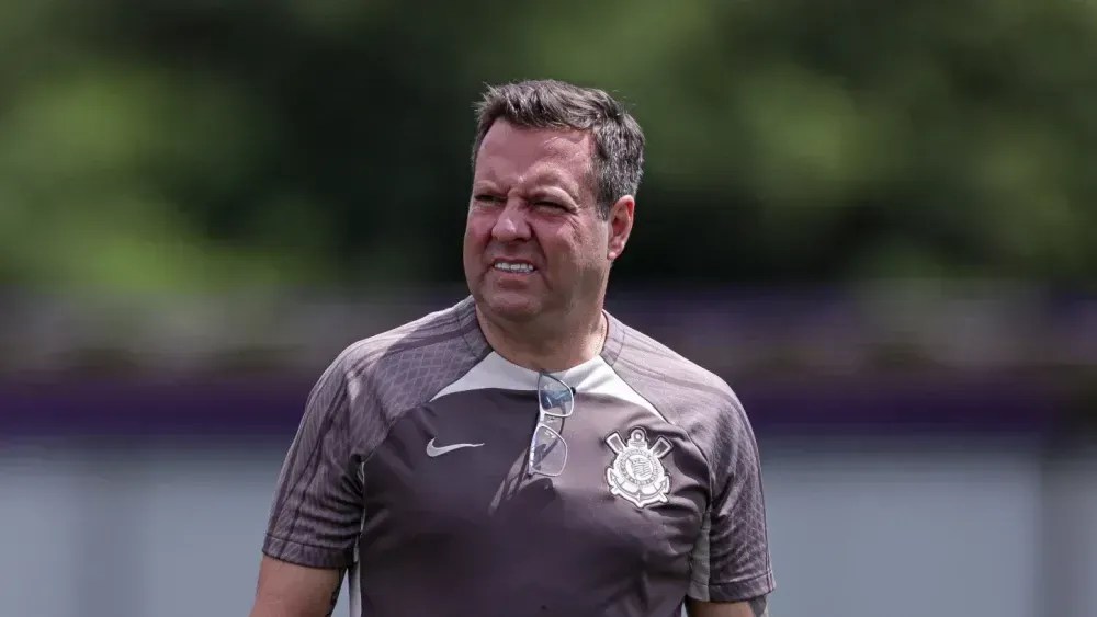 chefe-do-departamento-medico-do-corinthians-pede-desligamento
