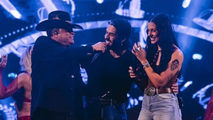 ana-castela-participa-de-show-de-leonardo-e-danca-juntinho-a-ze-felipe
