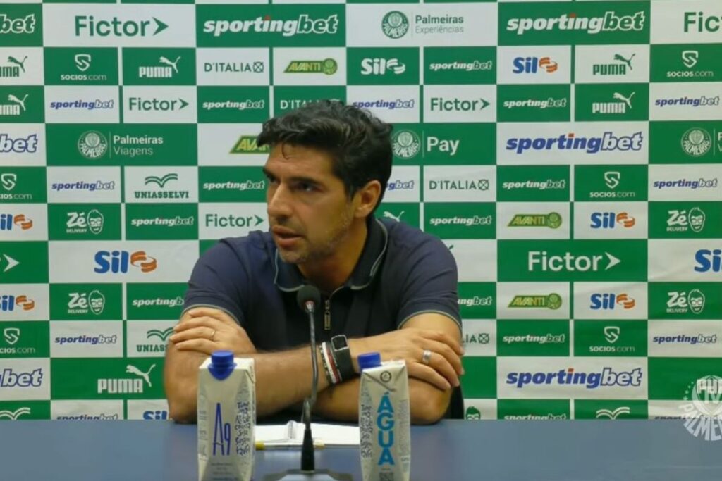 abel-ferreira-compara-basquete-a-futebol-para-reclamar-de-penalti