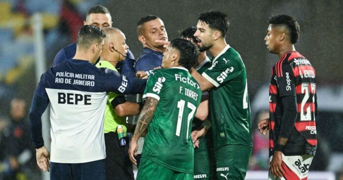 arbitro-relata-acusacao-de-piquerez-em-flamengo-x-palmeiras:-“veio-roubar”