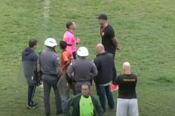 mulher-e-presa-por-racismo-durante-partida-do-paulistao-sub-12