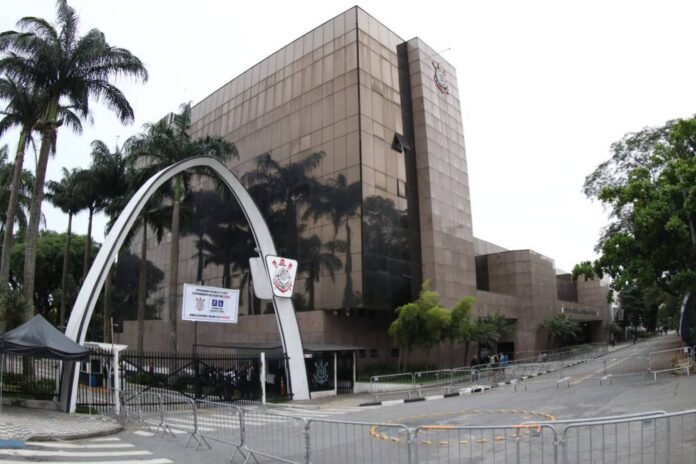 corinthians-recebe-novo-transfer-ban-por-divida-com-a-cndr