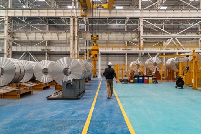 industria:-producao-estagna-e-empregos-caem-no-3o-trimestre