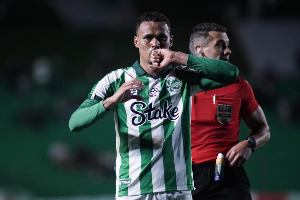 juventude-derrota-red-bull-bragantino-e-volta-a-vencer-no-brasileirao