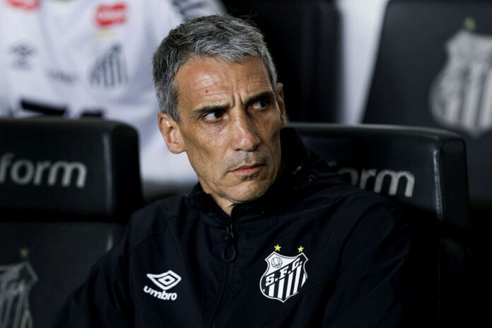 vojvoda-se-diz-decepcionado-apos-derrota-do-santos-para-o-vitoria