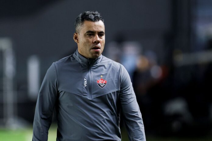 jair-ventura-exalta-resultado-e-revela-pacto-com-jogadores-do-vitoria