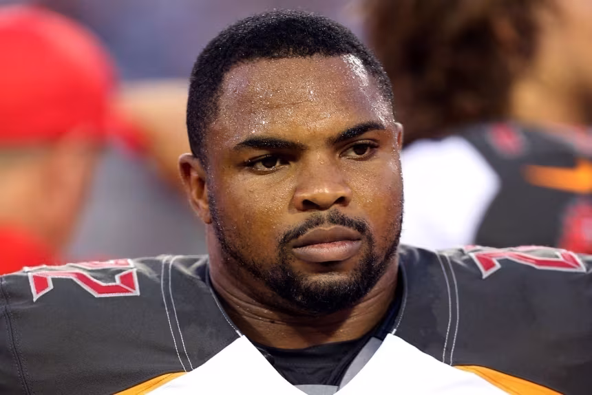 ex-nfl-doug-martin-morre-apos-confronto-com-policiais-durante-prisao