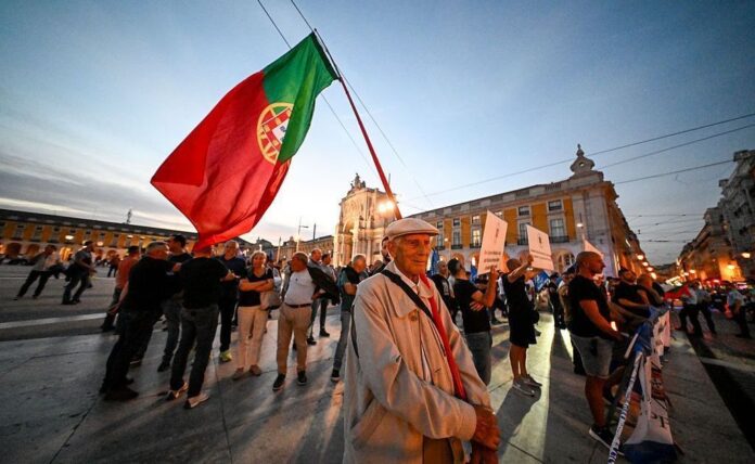 nova-lei-que-afeta-brasileiros-em-portugal-comeca-a-valer-nesta-quinta-(23)