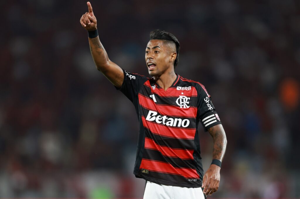 flamengo:-bruno-henrique-revela-nao-querer-disputar-posicao-com-pedro