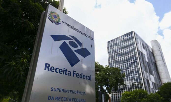 uniao-arrecada-r$-216-bilhoes-em-setembro,-maior-valor-desde-2000