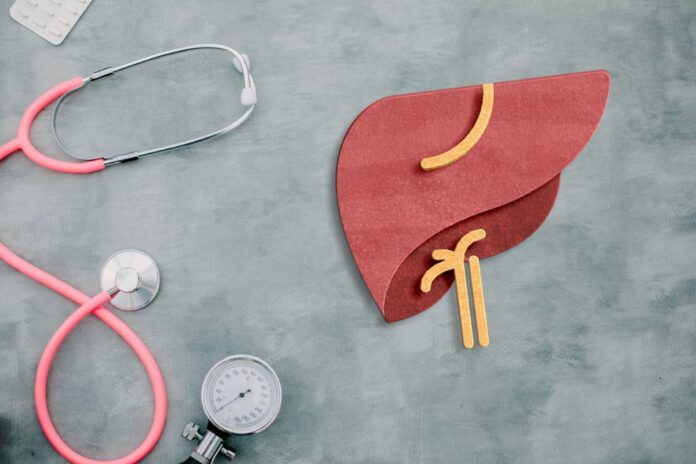 figado-em-alerta:-medicas-apontam-sintomas-que-indicam-algo-errado