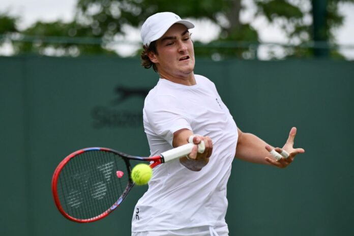 joao-fonseca-conhece-adversario-das-quartas-do-atp-da-basileia