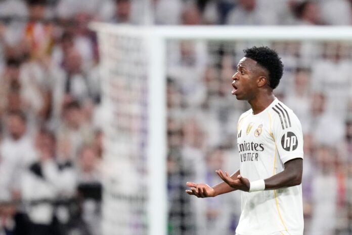 video:-vini-jr.-deixa-o-campo-irritado-em-real-madrid-x-barcelona