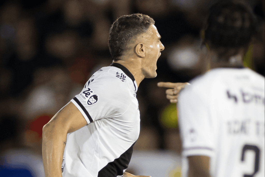 brasileirao:-com-show-de-vegetti,-vasco-vence-bragantino-fora-de-casa