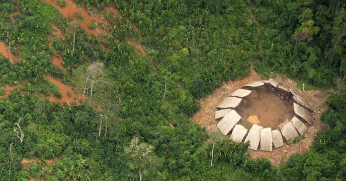 organizacao-identifica-196-povos-indigenas-isolados-sob-ameaca-global