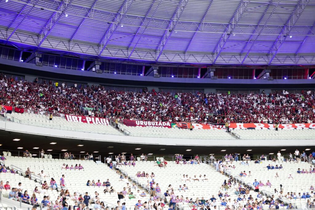 flamengo-emite-nota-de-repudio-apos-torcedores-serem-hostilizados