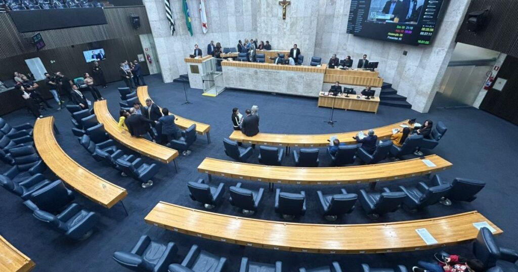 primeira-reuniao-da-cpi-do-metanol-ouve-delegado-e-secretario-municipal