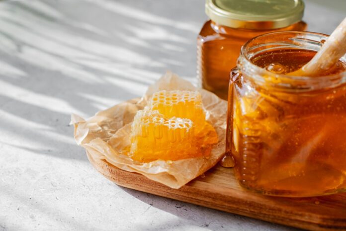 nutricionista-aponta-os-beneficios-do-mel-e-como-incluir-na-dieta