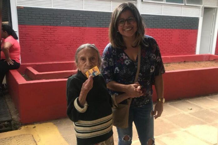 “parei-no-tempo”:-o-peso-emocional-que-cuidadores-informais-carregam