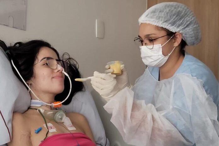 “achei-que-fosse-virose”,-diz-jovem-com-inflamacao-grave-no-cerebro