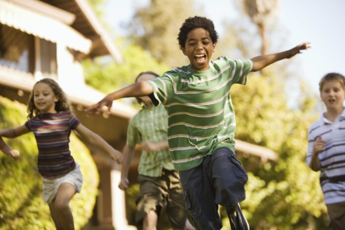 dor-de-crescimento-atinge-ate-37%-das-criancas.-entenda-o-incomodo