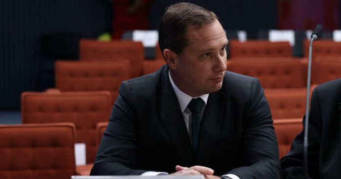 mauro-cid-se-apresenta-no-stf-e-deve-retirar-tornozeleira-nesta-segunda