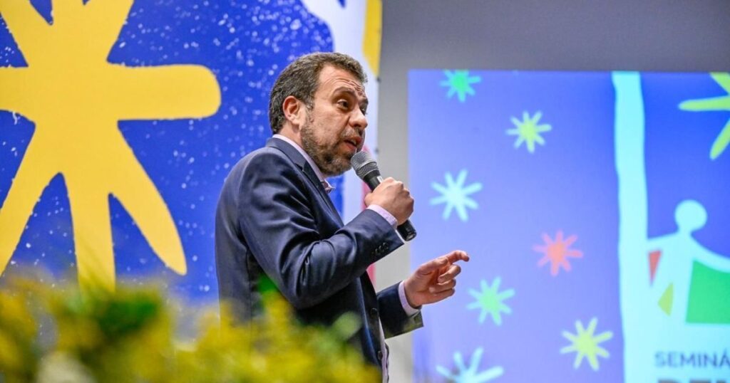 boulos-chama-zema-de-“governador-turista”-por-ausencia-em-ato-sobre-mariana