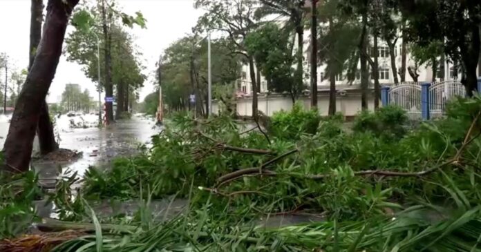 tufao-kalmaegi-deixa-cinco-mortos-no-vietna-apos-mais-de-140-nas-filipinas