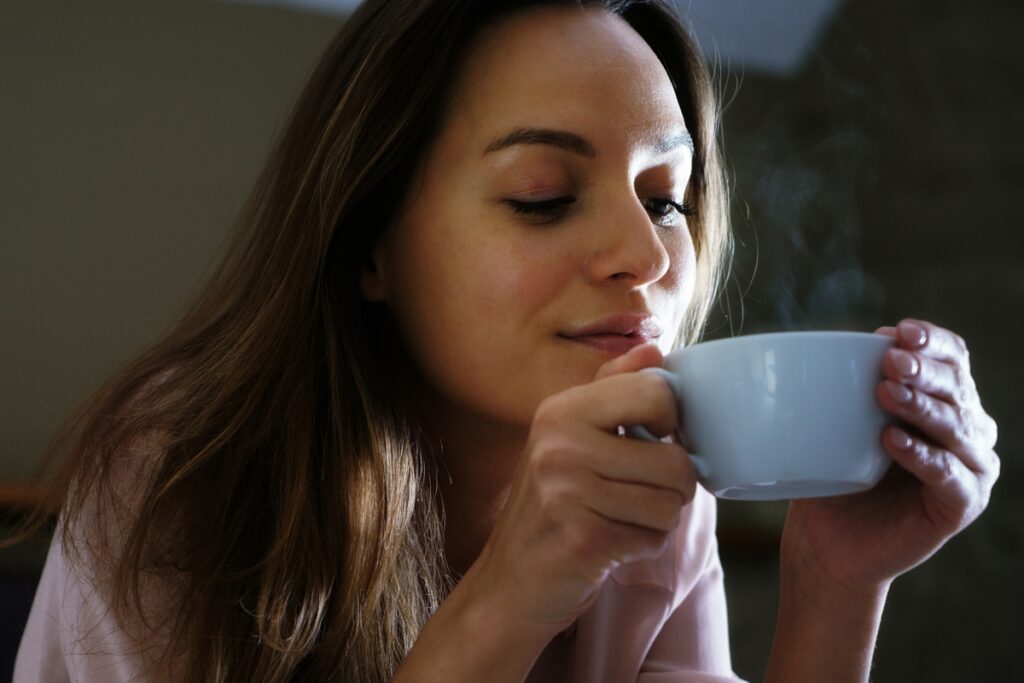 cha-anti-inflamatorio-de-erva-famosa-ajuda-a-nivelar-acucar-no-sangue