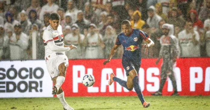 com-gol-de-penalti,-red-bull-bragantino-vence-sao-paulo-no-brasileirao