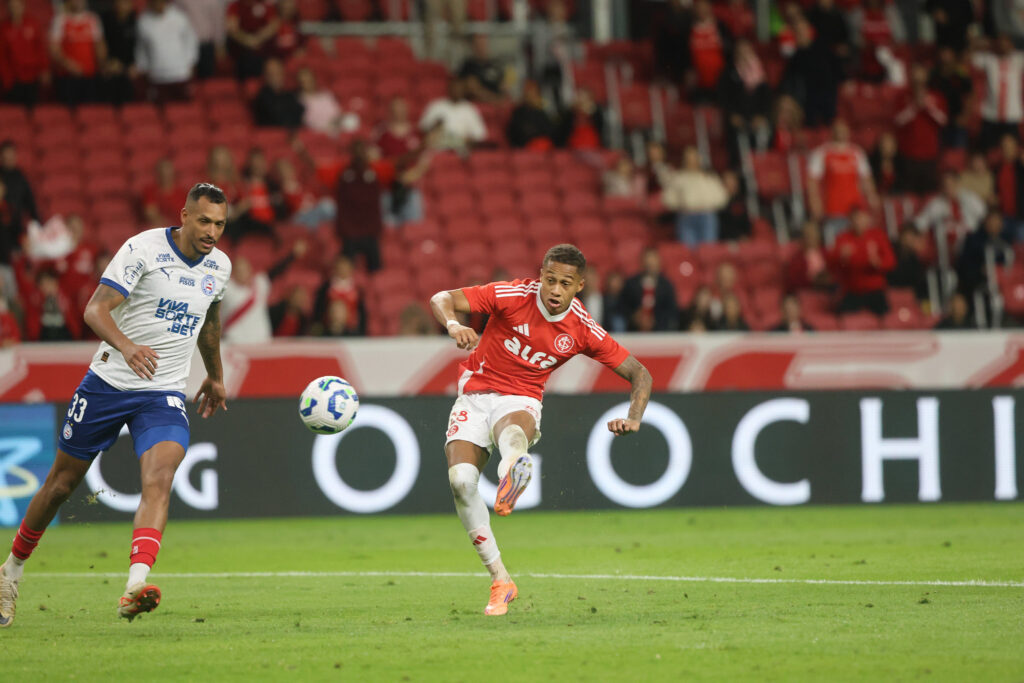 internacional-reclama-de-gol-anulado-na-partida-contra-o-bahia;-veja