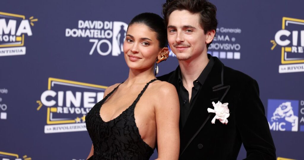 “nada-a-declarar”,-diz-timothee-chalamet-sobre-namoro-com-kylie-jenner