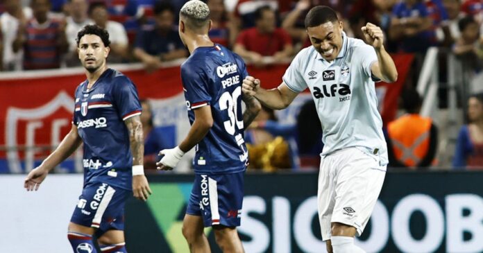 com-golacos-e-falha-bizarra,-fortaleza-e-gremio-empatam-pelo-brasileirao