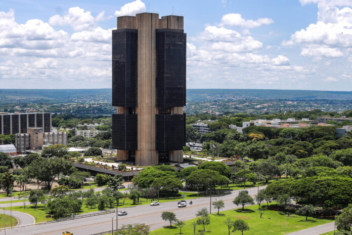 banco-central-estabelece-limite-para-operacoes-virtuais-internacionais