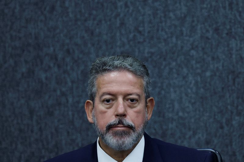 lira:-governo-precisa-cercar-bets-ilegais-antes-de-taxar-as-“corretas”