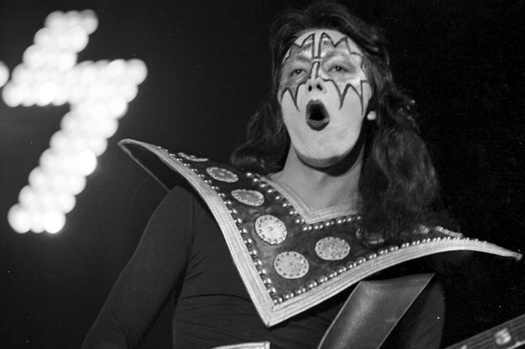 vem-a-tona-a-causa-da-morte-de-ace-frehley,-guitarrista-do-kiss