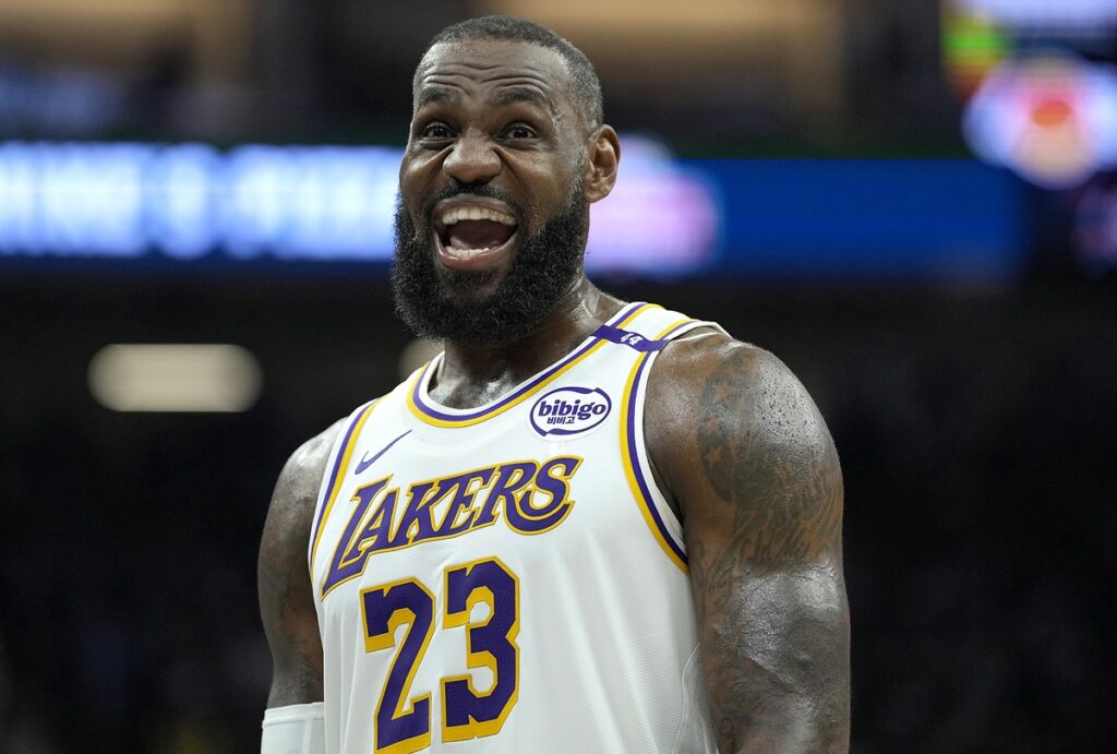 apos-11-anos,-lebron-james-volta-a-ser-o-jogador-mais-bem-pago-da-nba
